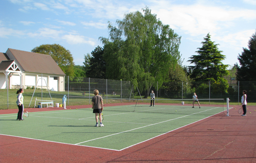 Le court de tennis dcouvert d